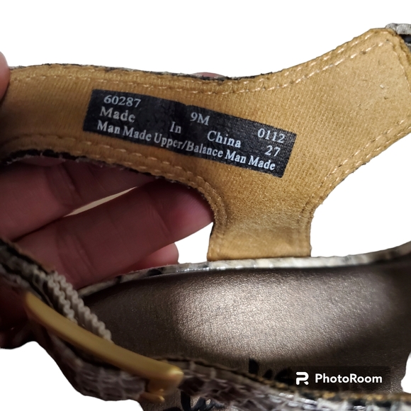 Clarks Sandals - Picture 7 of 11